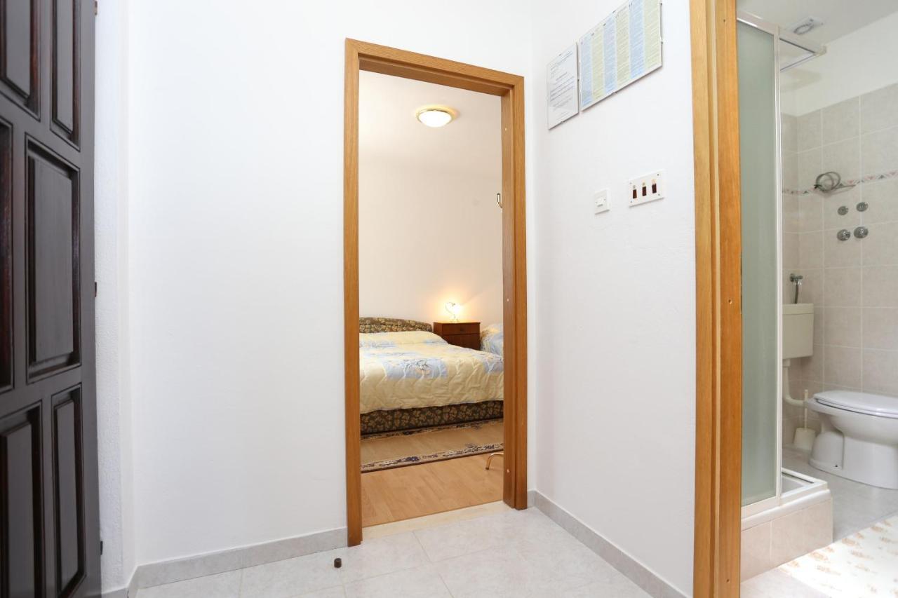 Family Friendly Seaside Apartments Razanj, Rogoznica - 10373 Exterior foto