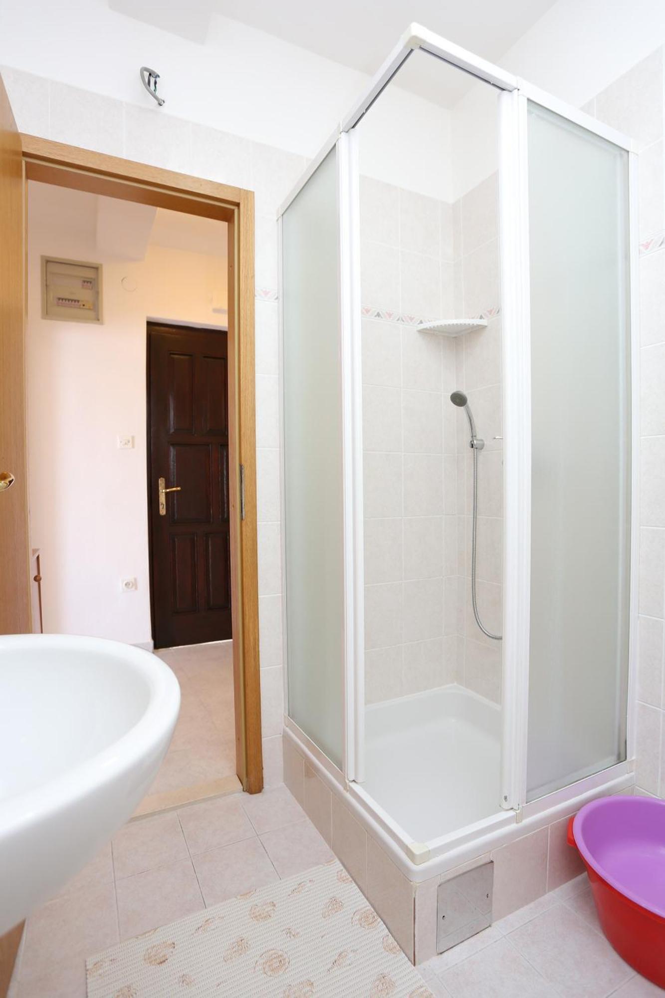 Family Friendly Seaside Apartments Razanj, Rogoznica - 10373 Zimmer foto