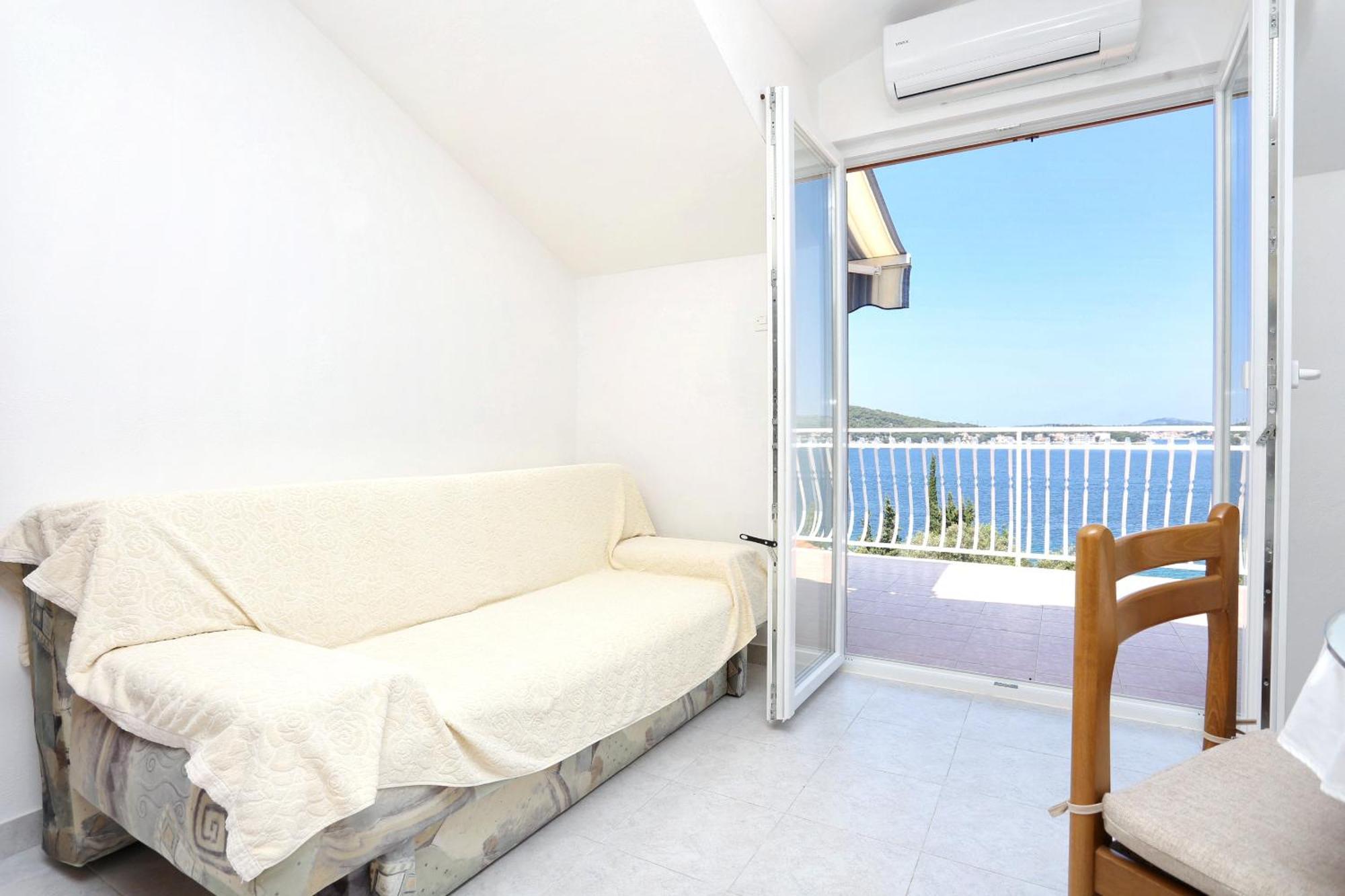 Family Friendly Seaside Apartments Razanj, Rogoznica - 10373 Zimmer foto